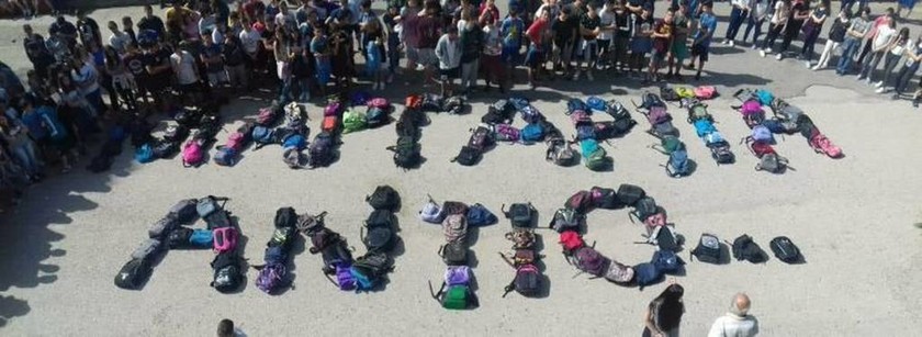 Θλίψη στο Αγρίνιο για το θάνατο της 14χρονης Μαργαρίτας – Συγκλονίζει το «αντίο» των συμμαθητών της