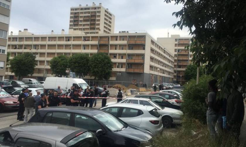 Συναγερμός στη Μασσαλία: Ένοπλοι άνοιξαν πυρ κατά του πλήθους (pics)