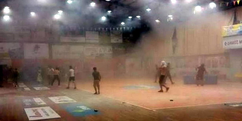 «Πόλεμος» στο παρκέ! Απίστευτο ξύλο και διακοπή σε αγώνα μπάσκετ της Β’ ΕΣΚΑ (vid)