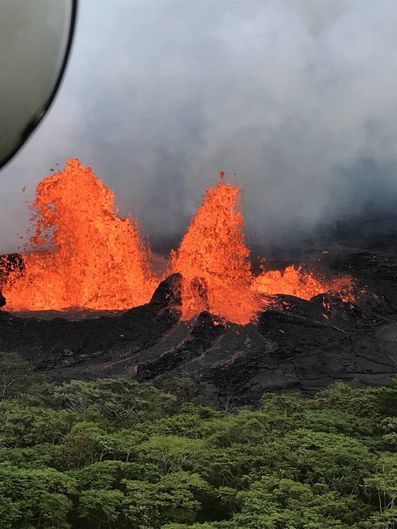 Χαβάη: Όταν το ηφαίστειο - «τέρας» Κιλαουέα βρυχάται (pics)