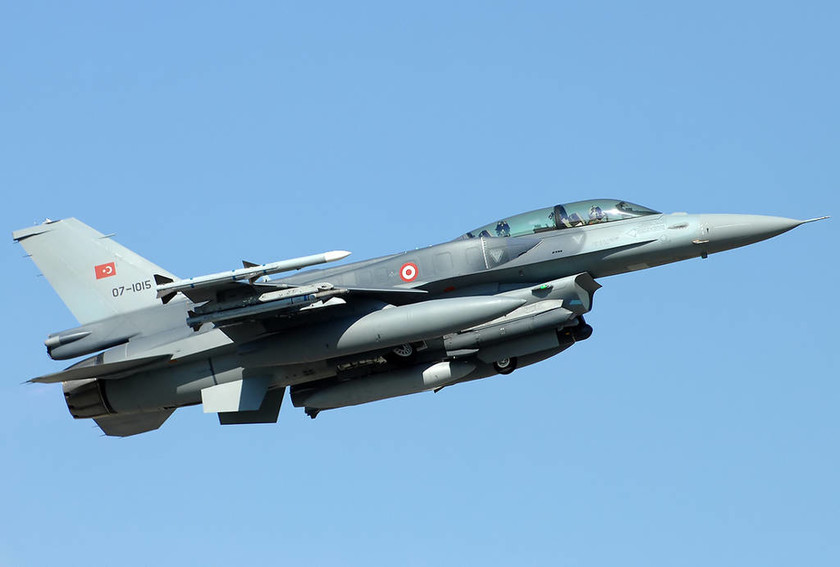 «Σουρωτήρι» ξανά το Αιγαίο: 56 παραβιάσεις από τουρκικά αεροσκάφη