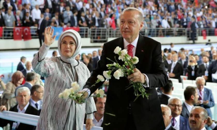 Ο Ερντογάν την... είδε αλλιώς: Θυμήθηκε τις γυναίκες και την… Ευρώπη! (video+pics)