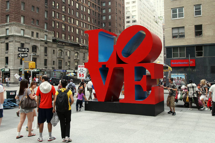 LOVE: Πέθανε ο δημιουργός του πιο εμβληματικού λογότυπου αγάπης στον πλανήτη (Pics+Vid)