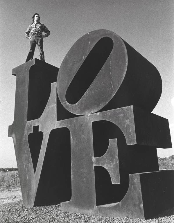 LOVE: Πέθανε ο δημιουργός του πιο εμβληματικού λογότυπου αγάπης στον πλανήτη (Pics+Vid)