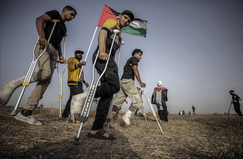 Στο αίμα βάφτηκε πάλι η Γάζα: Δεκάδες Παλαιστίνιοι τραυματίες από ισραηλινά πυρά (Pics)
