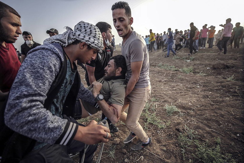 Στο αίμα βάφτηκε πάλι η Γάζα: Δεκάδες Παλαιστίνιοι τραυματίες από ισραηλινά πυρά (Pics)