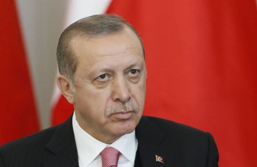 Τουρκία: «Πνίγεται» ο Ερντογάν- Βυθίζεται η λίρα και μαζί της ο «σουλτάνος» 