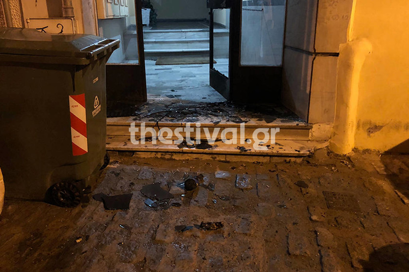 Πανικός στη Θεσσαλονίκη: Έκρηξη αυτοσχέδιου μηχανισμού σε είσοδο πολυκατοικίας