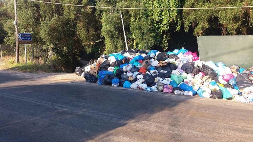 «Πνίγεται» από τα σκουπίδια η Κέρκυρα - Πού «βλέπει» λύση ο δήμαρχος