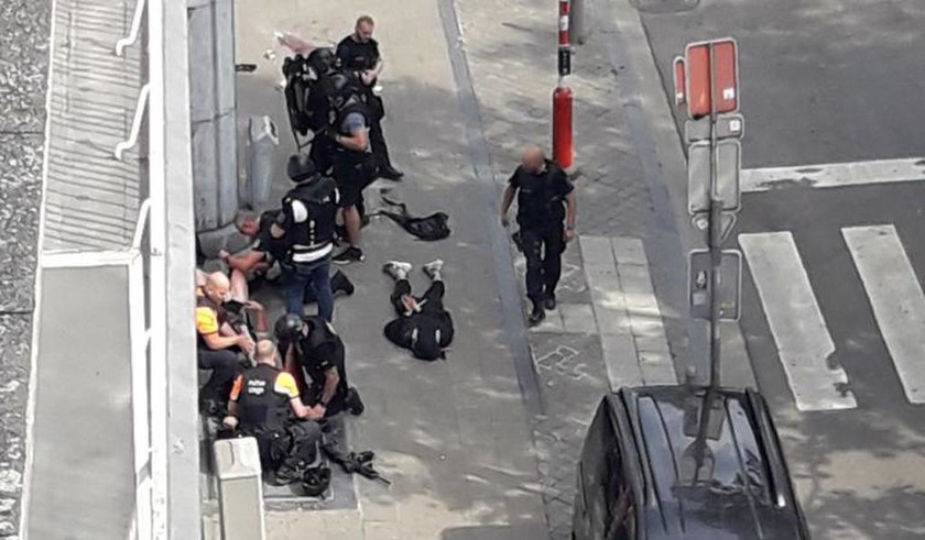 Λιέγη: Βγήκε με άδεια από τη φυλακή και σκότωσε τις αστυνομικούς με το όπλο τους (vids+pics)
