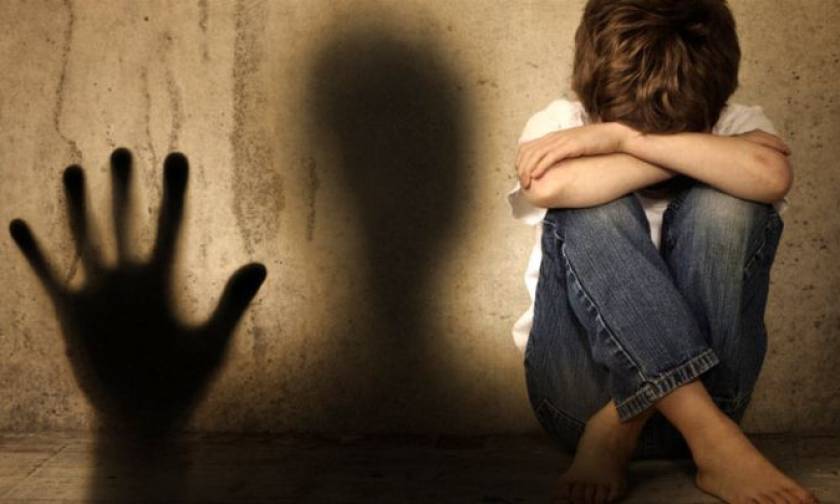 Κέρκυρα: Μήνυση στη μητέρα του 13χρονου για το ερωτικό «τρίο» - Στη φυλακή το ζευγάρι (vid)