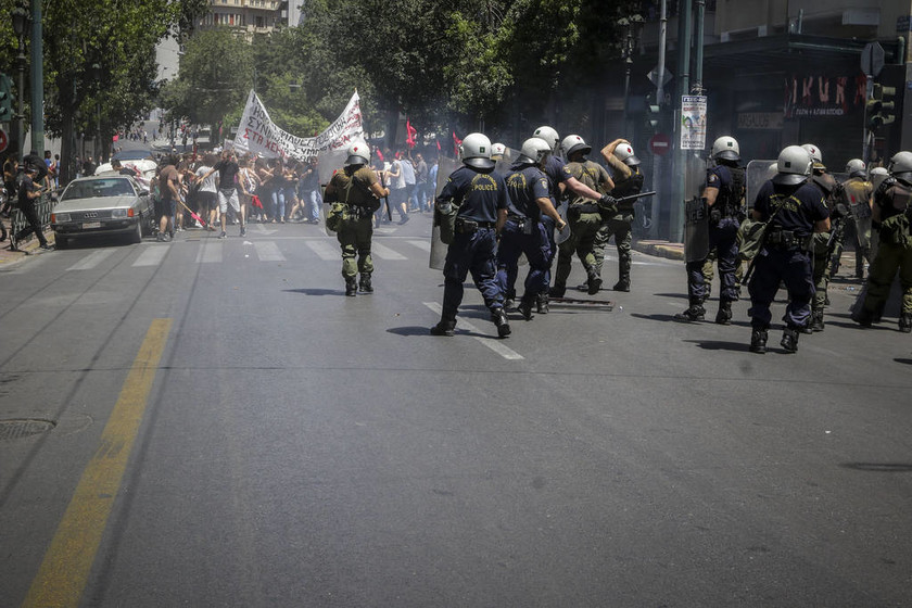 Απεργία ΓΣΕΕ - ΑΔΕΔΥ: Σε εξέλιξη οι συγκεντρώσεις και οι πορείες σε Αθήνα και Θεσσαλονίκη (pics)