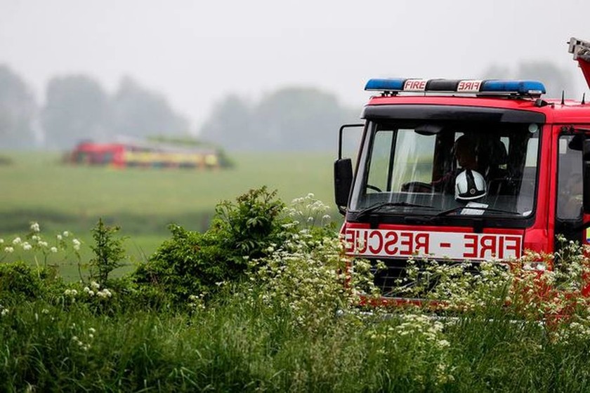 Βρετανία: Πτώση ελικοπτέρου στο Νορθ Γιορκσάιρ - Νεκρός ο πιλότος (vids+pics)
