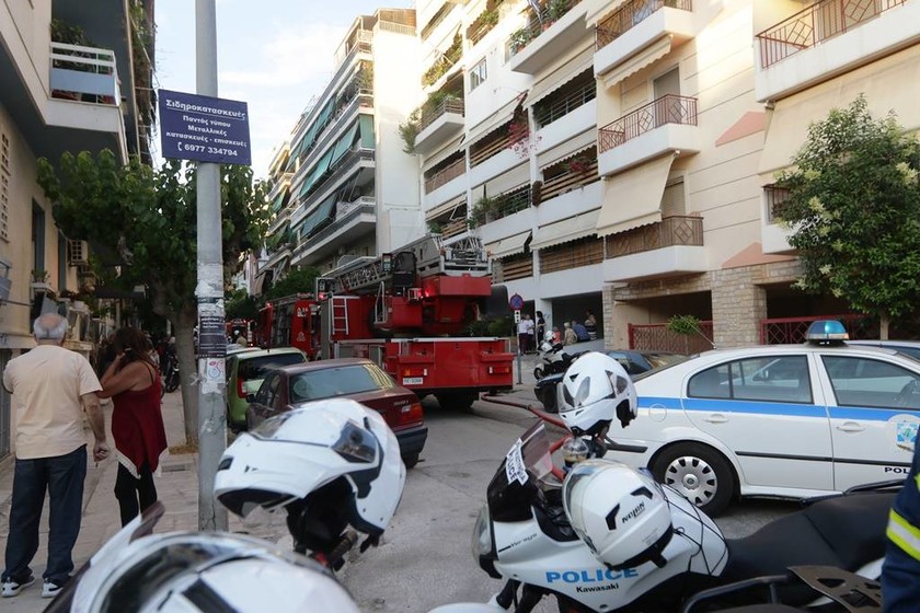 Συναγερμός στην Καλλιθέα: Πέντε τραυματίες από πυρκαγιά σε διαμέρισμα