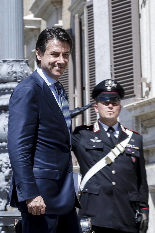 Ιταλία: Νέος πρωθυπουργός ο Τζουζέπε Κόντε - Η σύνθεση της νέας κυβέρνησης (pics+vid)