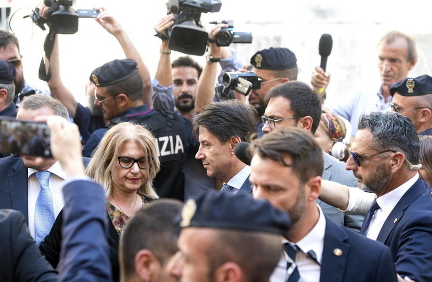 Ιταλία: Νέος πρωθυπουργός ο Τζουζέπε Κόντε - Η σύνθεση της νέας κυβέρνησης (pics+vid)