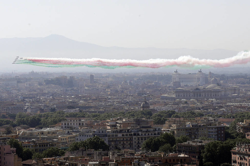 Ιταλία: Η πρώτη επίσημη εμφάνιση της νέας Κυβέρνησης - Γιορτή για τα 70 χρόνια δημοκρατίας  