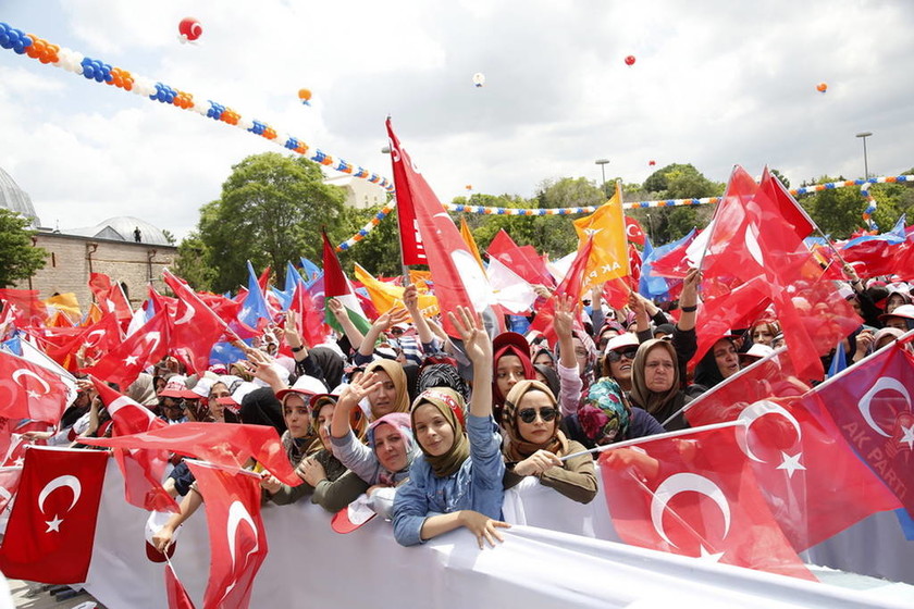 Εξοργιστικός ο Ερντογάν: Αφού πρώτα «αφάνισε» τους Κούρδους, τώρα ζητά την ψήφο τους (Vid)