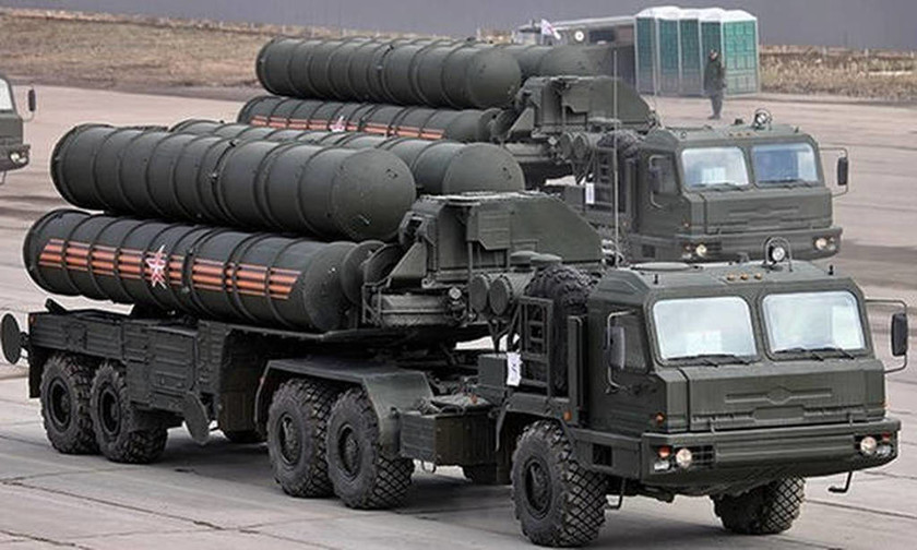 «Έκρηξη» Τσαβούσογλου: Δε θα ανεχτούμε απειλές για την αγορά των S-400 από τη Ρωσία