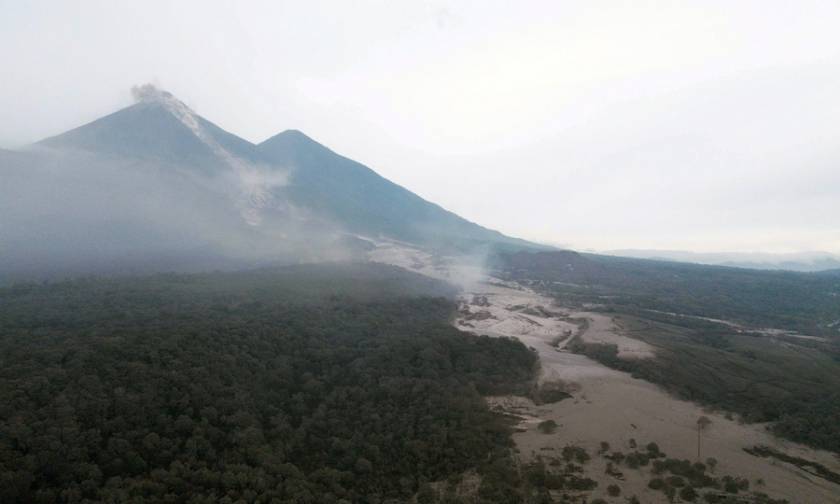 Έκρηξη ηφαιστείου Γουατεμάλα: Οι διασώστες βρήκαν μωρό ζωντανό στα συντρίμμια