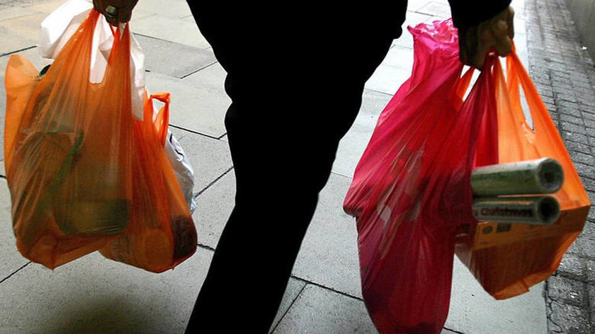 To «τέλος» της πλαστικής σακούλας έφερε στο Δημόσιο 4 εκατ. ευρώ 
