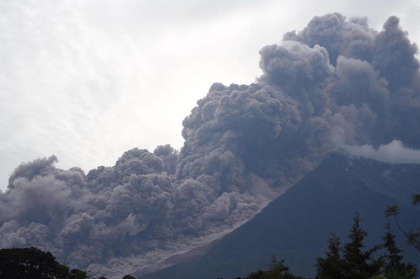 Έκρηξη Ηφαιστείου στη Γουατεμάλα: Βρέφος βρέθηκε ζωντανό μέσα στις στάχτες (vid)
