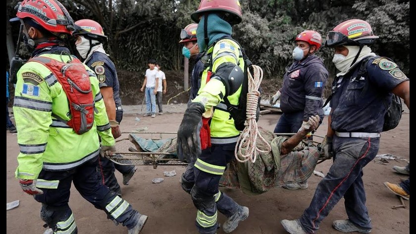 Έκρηξη Ηφαιστείου στη Γουατεμάλα: Βρέφος βρέθηκε ζωντανό μέσα στις στάχτες (vid)