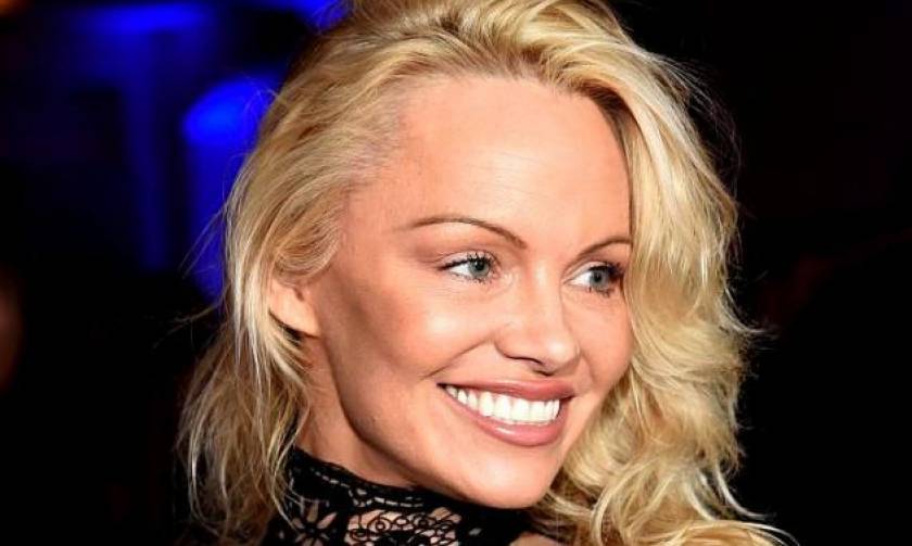 Pamela Anderson: Έτσι είναι Ms. Baywatch χωρίς μακιγιάζ