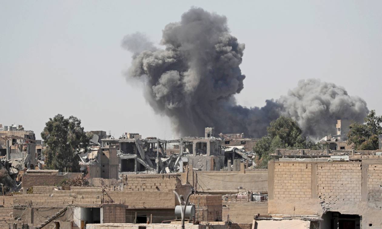 Συρία: Αεροπορικές επιθέσεις στοίχισαν τη ζωή σε τουλάχιστον 38 ανθρώπους στην επαρχία Ιντλίμπ