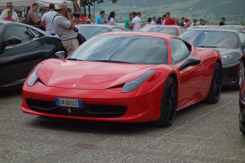 Εντυπωσιακές εικόνες: «Πλημμύρησαν»... με Ferrari τα Ιωάννινα! (vid+pics)