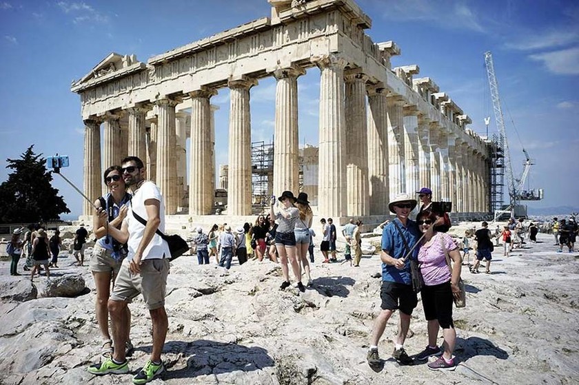 Υπουργείο Τουρισμού: Νέο ρεκόρ στις αφίξεις των τουριστών για φέτος 