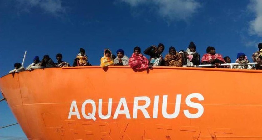 Εκκληση του ΟΗΕ στη Ρώμη να επιτραπεί άμεσα η αποβίβαση των μεταναστών του Aquarius 