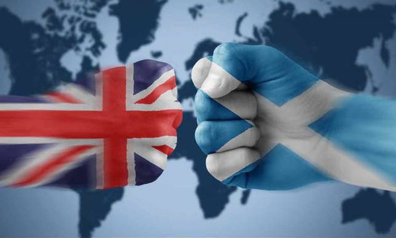 Σε «αχαρτογράφητα νερά» η Βρετανία: Εξοργισμένοι οι Σκωτσέζοι βουλευτές αποχώρησαν από την Βουλή