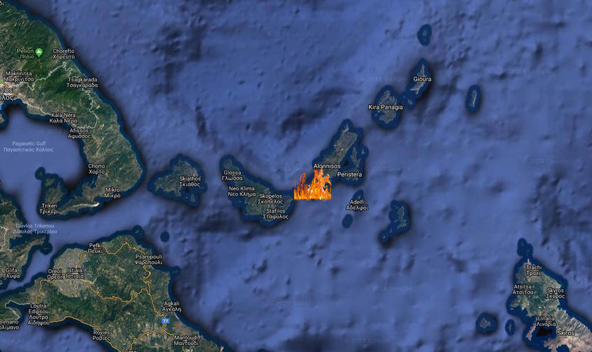 Φωτιά ΤΩΡΑ στη Αλόννησο (χάρτης)