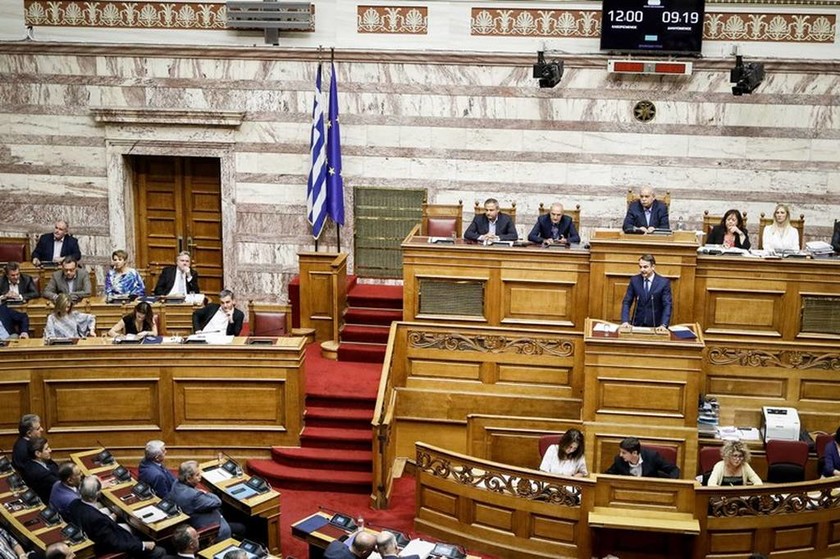 Βουλή: Ψηφίστηκε το πολυνομοσχέδιο για το κλείσιμο της τέταρτης αξιολόγησης 