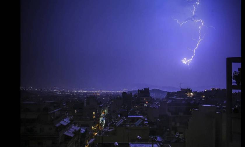 Καιρός: Ο «Μίνωας» πλησιάζει την Ελλάδα - Έρχονται καταιγίδες, χαλάζι και πτώση της θερμοκρασίας