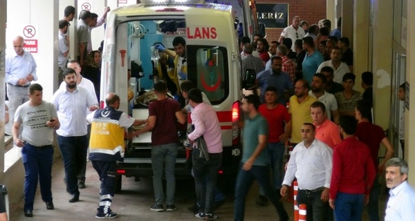 645x344 3 killed 8 injured after attack on ak party campaigners in southeast turkey 1528991899225