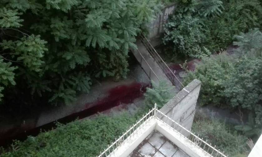 Ανεξήγητο φαινόμενο στη Θεσσαλονίκη - Ρέει κόκκινο ποτάμι