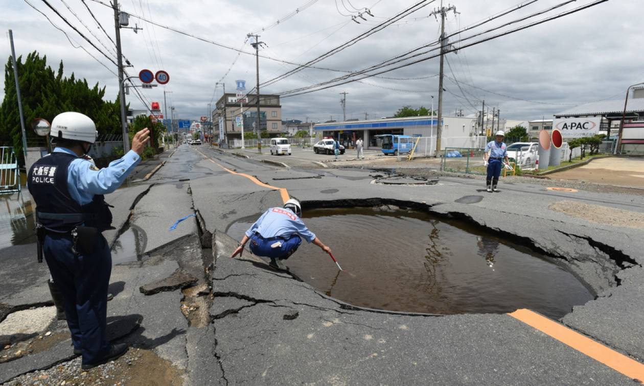 Ιαπωνία: Φονικός σεισμός «χτύπησε» την Οσάκα - Τρεις νεκροί από τα 6,1 Ρίχτερ (pics)