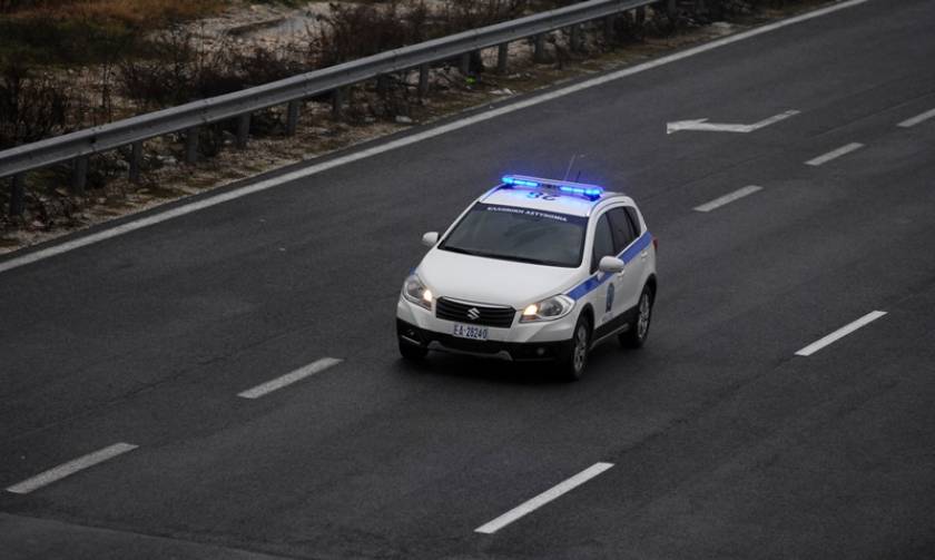 Suspected trafficker, irregular migrants arrested following pursuit on Egnatia Odos