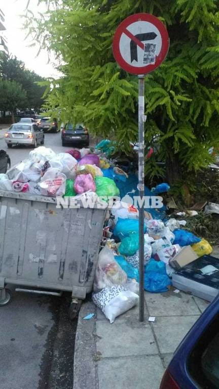 «Βουλιάζει» η Αθήνα από τα σκουπίδια 