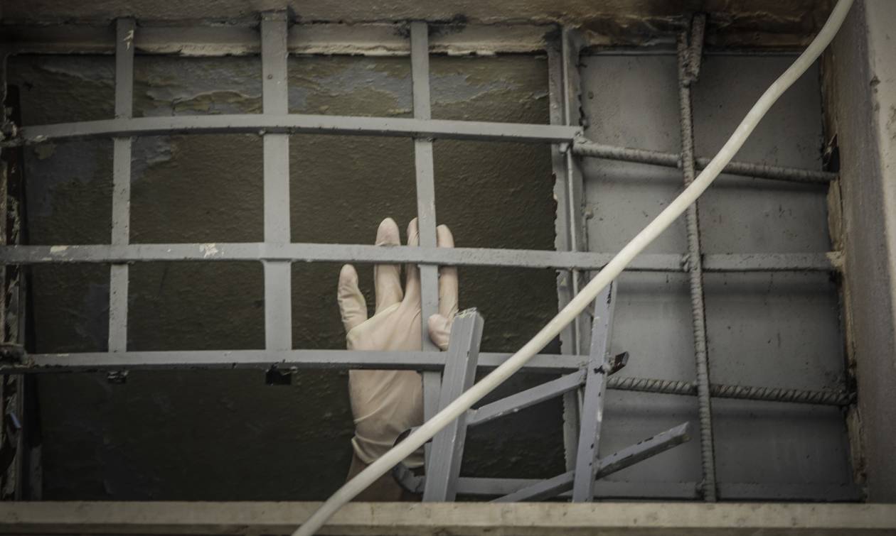 Έτσι απέδρασαν οι κρατούμενοι από το Αστυνομικό Τμήμα Αργυρούπολης (pics)