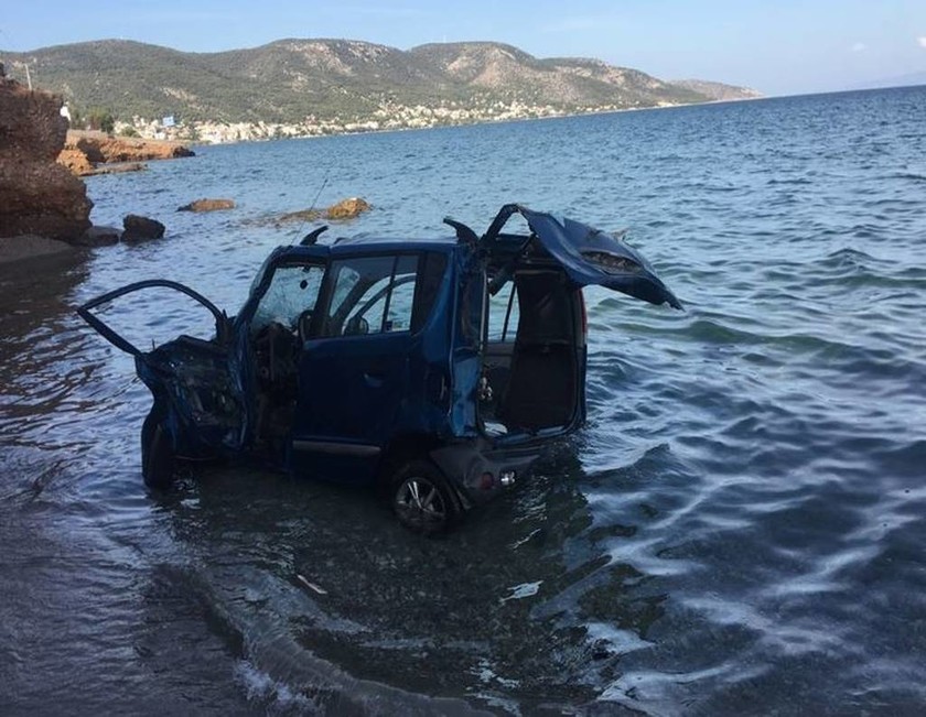 Σαλαμίνα: Βουτιά αυτοκινήτου στη θάλασσα - Τραυματίστηκε η οδηγός (pics)