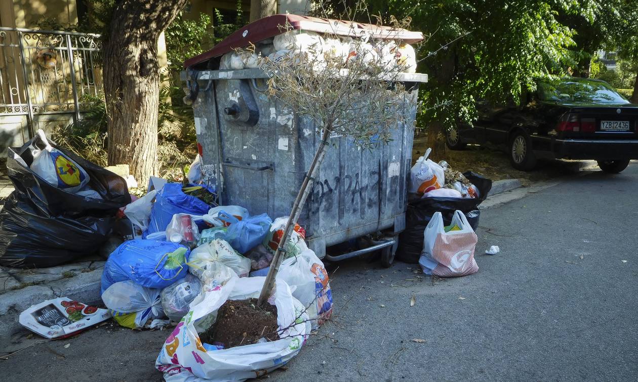 Κανονικά λειτουργεί ο ΧΥΤΑ Φυλής - Μαζεύουν τα σκουπίδια από τους δρόμους της Αθήνας