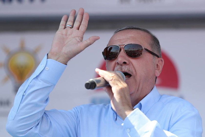 Τι φοβάται ο Ερντογάν; Απαγόρευσε την είσοδο σε ευρωπαίους παρατηρητές των εκλογών της Κυριακής