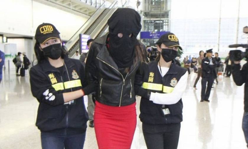 Ραγδαίες εξελίξεις: Ενώπιον του δικαστή η 20χρονη που συνελήφθη με κοκαΐνη στο Χονγκ Κονγκ