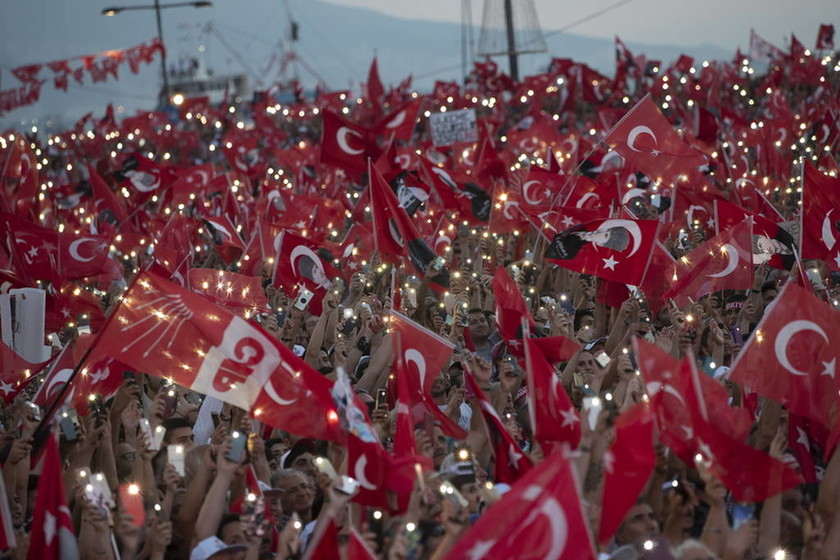 Τρέμει ο Ερντογάν! Μεγαλειώδης προεκλογική συγκέντρωση του Ιντζέ στη Σμύρνη με 2,5 εκατομμύρια κόσμο