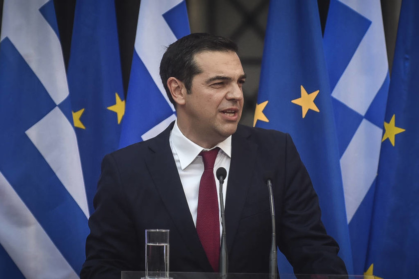 Ο Αλέξης Τσίπρας ΓΙΑ ΠΡΩΤΗ ΦΟΡΑ με γραβάτα - Τήρησε την υπόσχεσή του ο πρωθυπουργός! (pics)