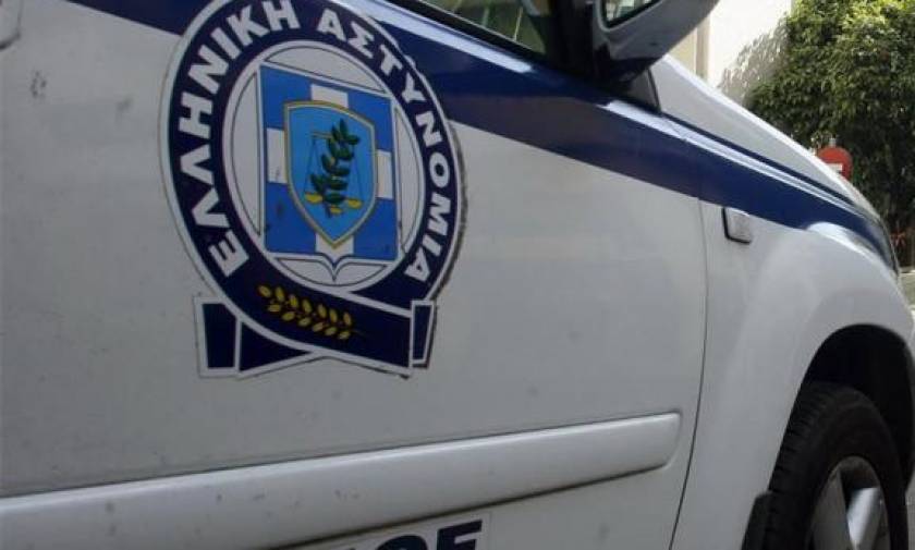 Police intercept 48 migrants/refugees walking on Egnatia Highway
