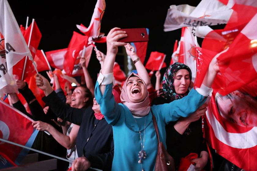 Εκλογές Τουρκία LIVE: Θρίαμβος Ερντογάν με 52% - Οι πρώτες δηλώσεις του (Pics+Vid)